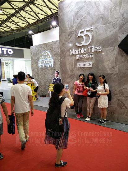 亚细亚磁砖表现抢眼 参展上海绿色建博会(图4)
